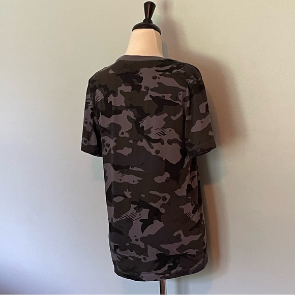 Nike Dri-Fit Camouflage Tee Shirt Size Small - Picture 7 of 12